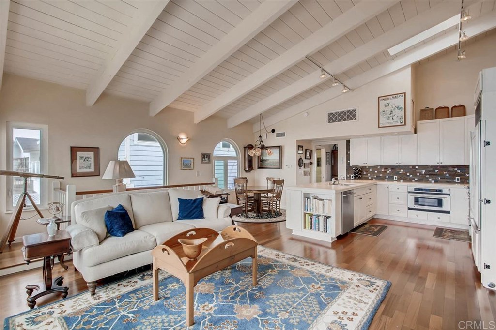 740 Neptune Avenue Encinitas, CA 92024 - Photo 8 of 24