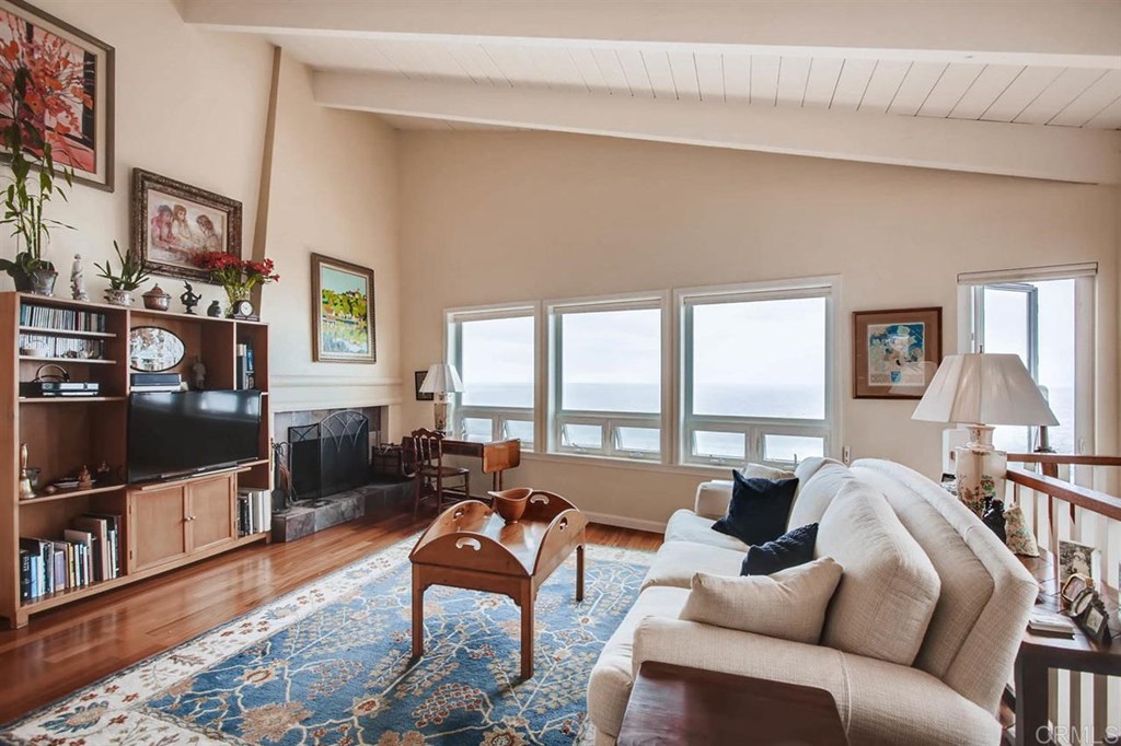 740 Neptune Avenue Encinitas, CA 92024 - Photo 9 of 24