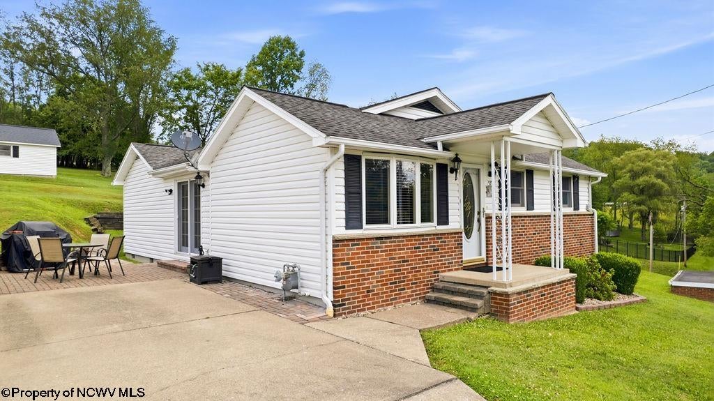 573 Rosemont School Road Bridgeport, WV 26330 - Photo 5 of 50 Gallery Image 5