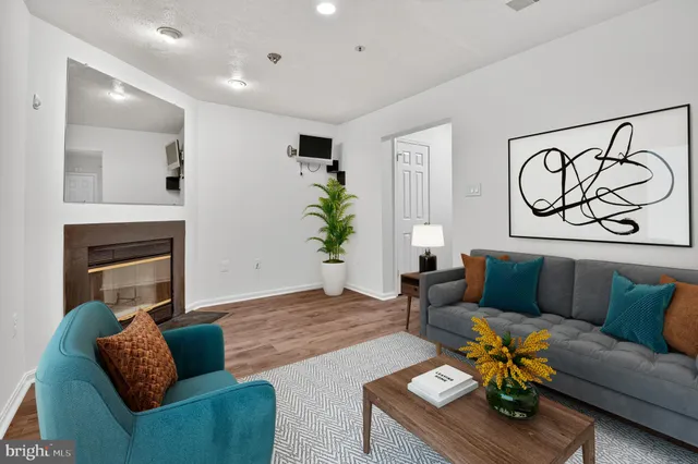 $559,900 | 10808 Drawbridge Court, Silver Spring, MD 20902