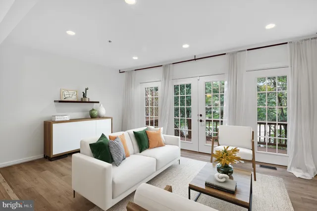 $559,900 | 10808 Drawbridge Court, Silver Spring, MD 20902