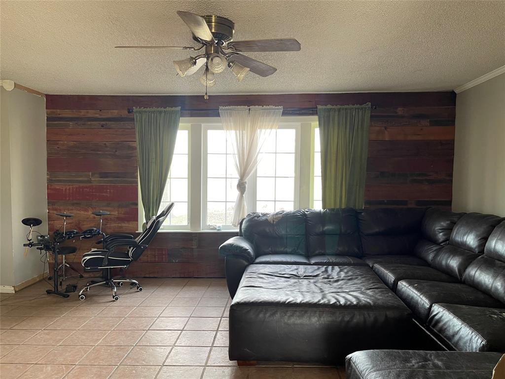 301 Blue Ribbon Road Waxahachie, TX 75165 - Photo 16 of 17