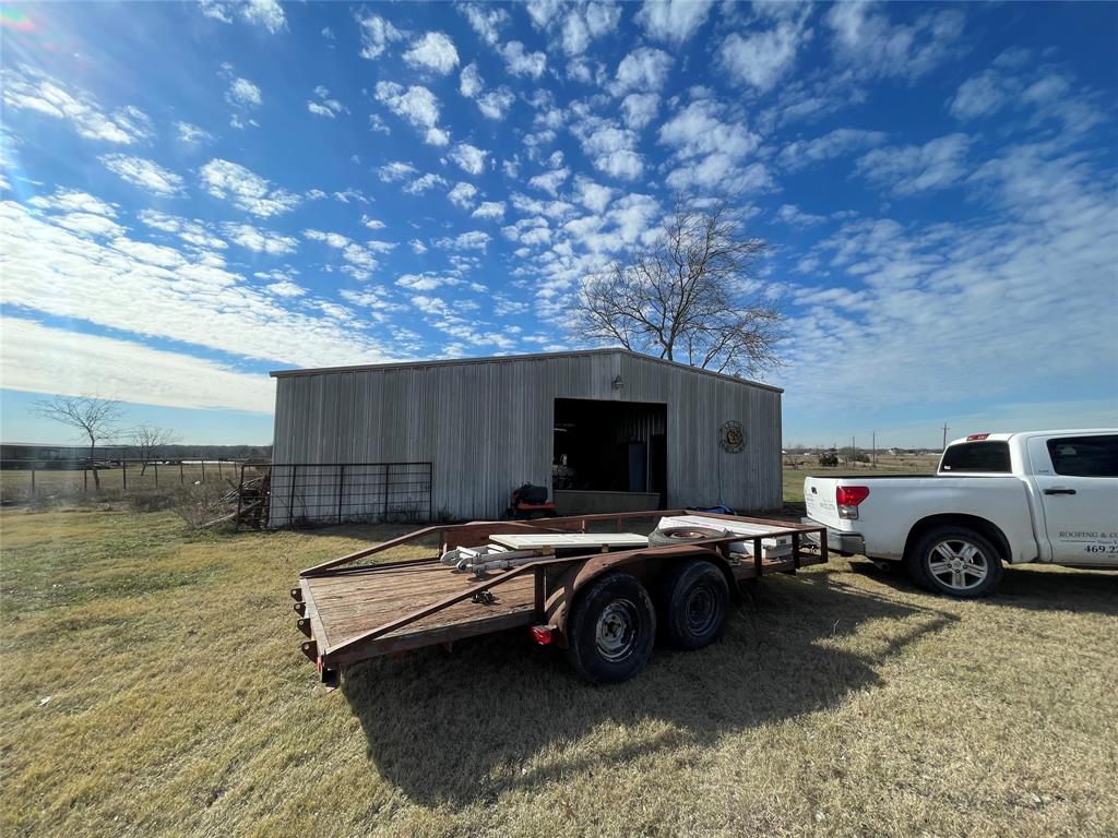 301 Blue Ribbon Road Waxahachie, TX 75165 - Photo 3 of 17