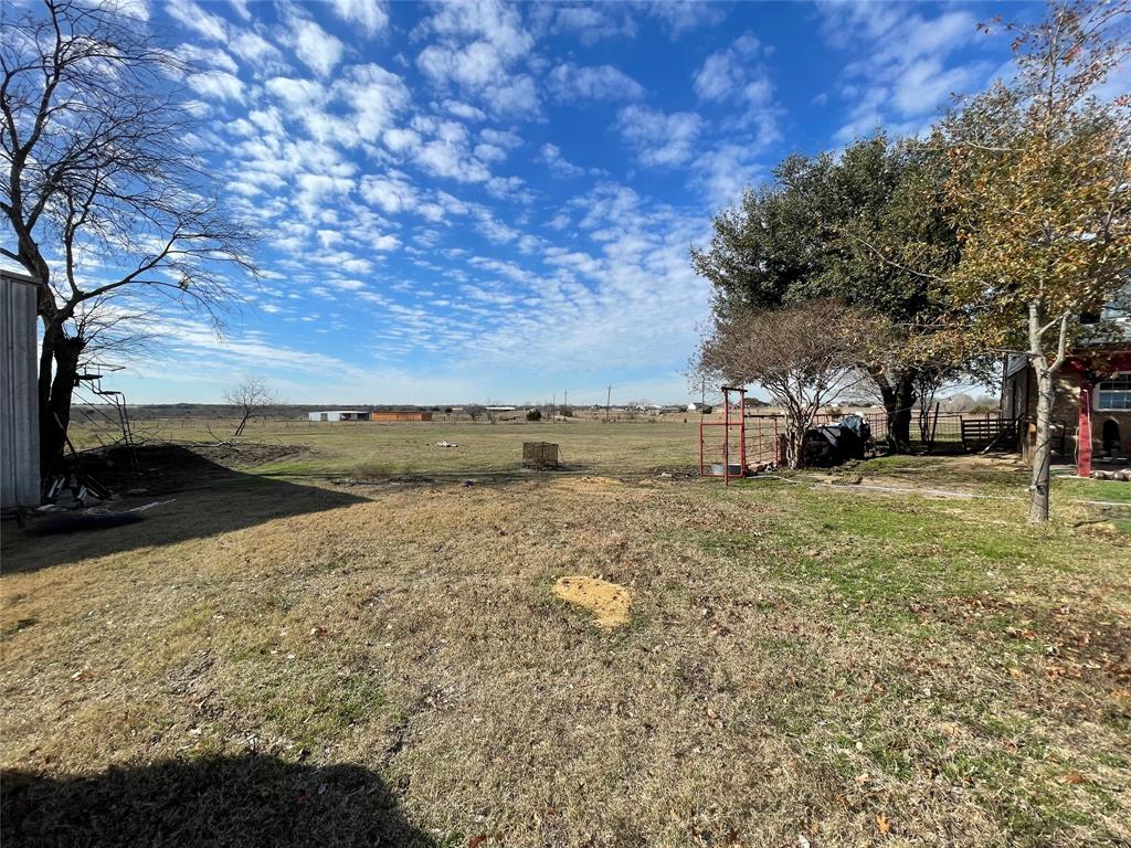 301 Blue Ribbon Road Waxahachie, TX 75165 - Photo 5 of 17