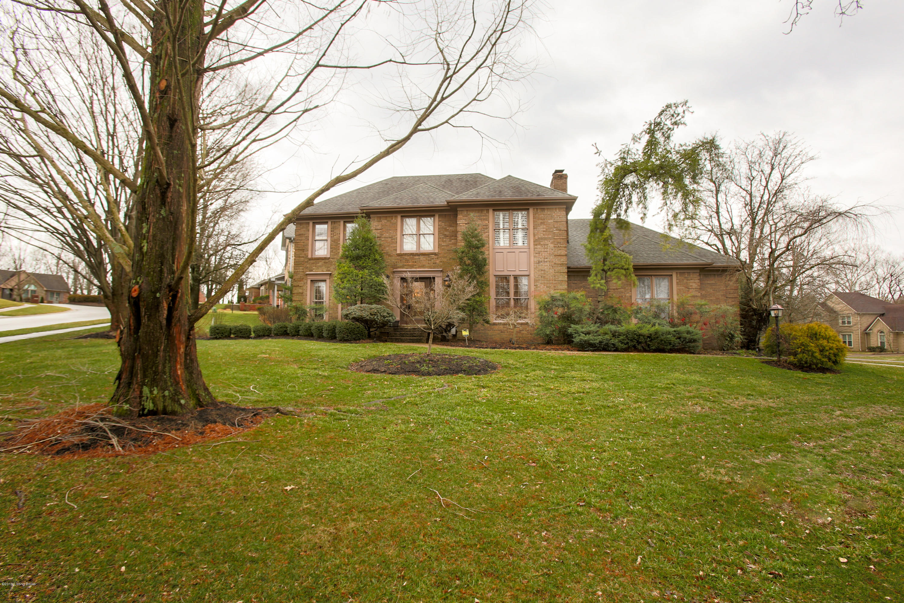 12515 Kirkham Road Louisville, KY 40299 - Photo 2 of 32 001