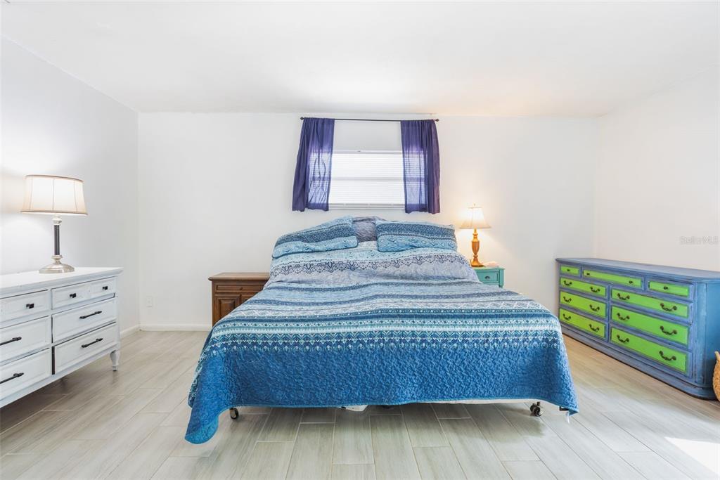 1029 Antelope Trail Winter Springs, FL 32708 - Photo 17 of 28 a bedroom with a bed and a window