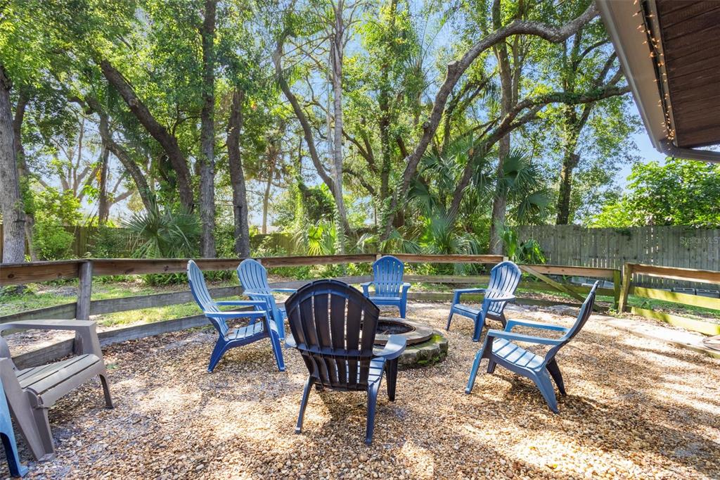 1029 Antelope Trail Winter Springs, FL 32708 - Photo 25 of 28 a view of a chairs in a patio