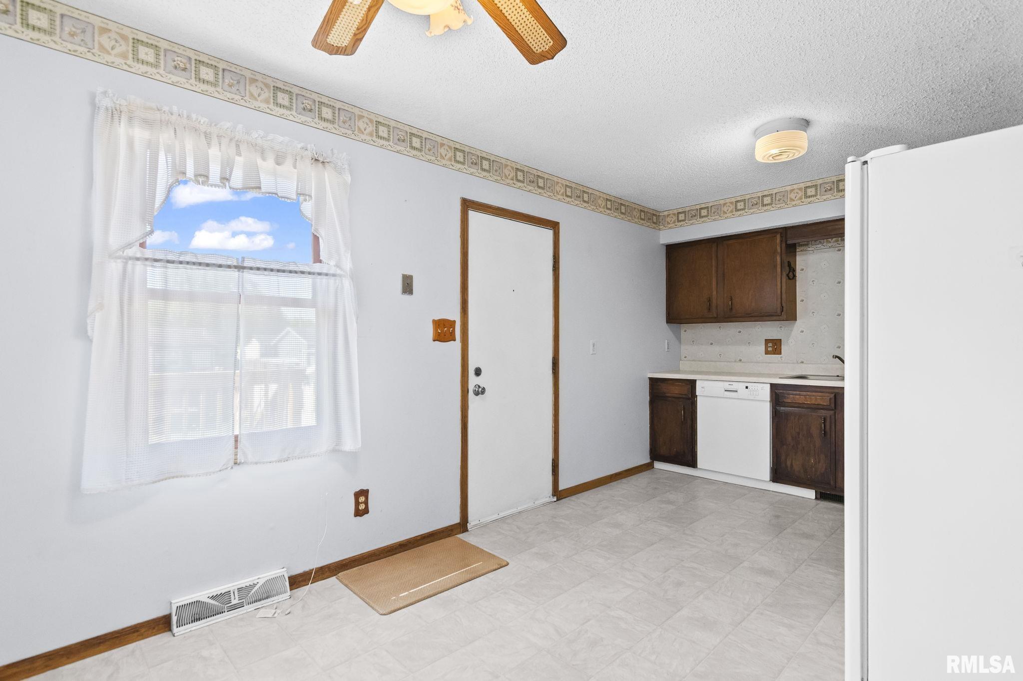 3030 Sandgate Road Springfield, IL 62702 - Photo 12 of 37