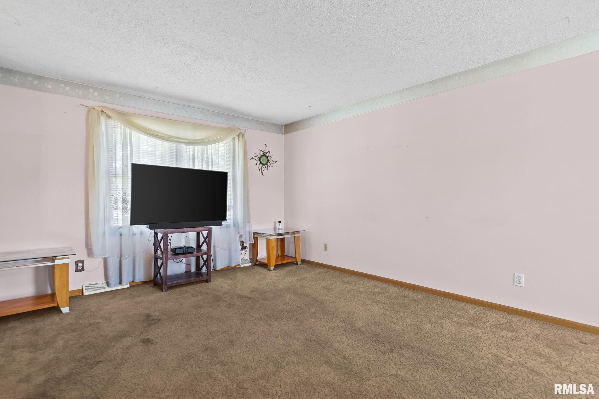 3030 Sandgate Road Springfield, IL 62702 - Photo 6 of 37