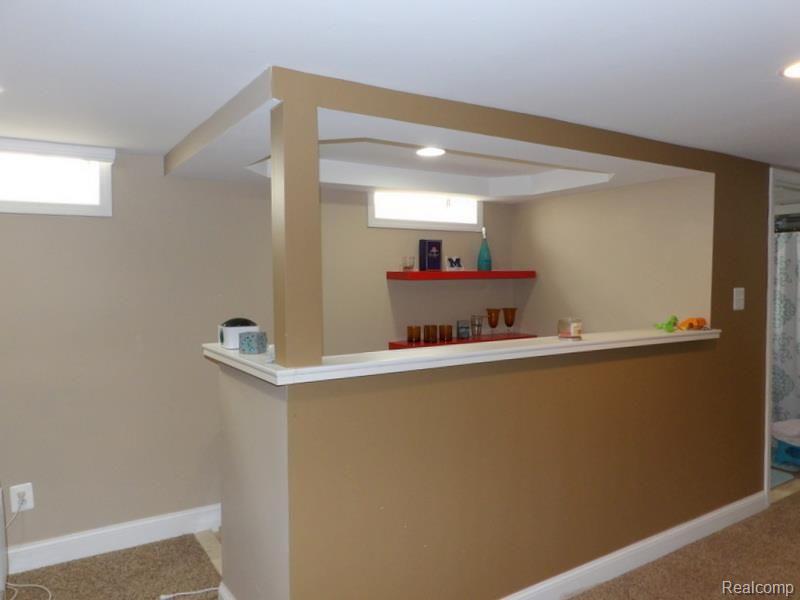 15400 Wick Road Allen Park, MI 48101 - Photo 31 of 43 100_4043.jpg