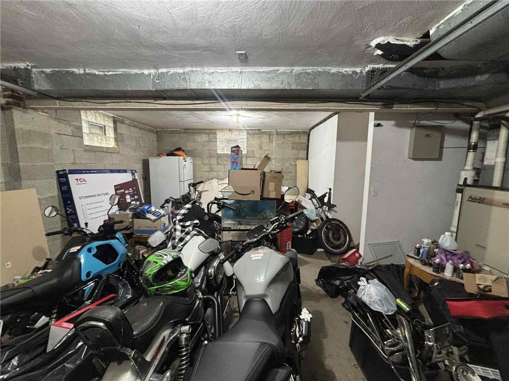 244 Spring Run Road Crescent, PA 15046 - Photo 7 of 17 a view of a room with gym equipment