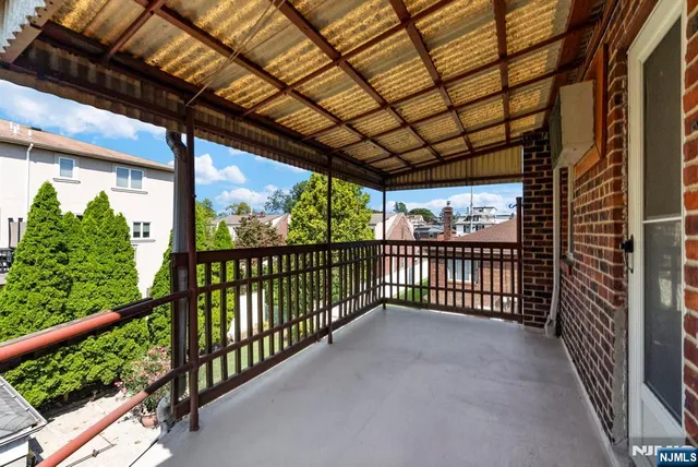 $2,400 | 461 9th Street, Unit 2, Fairview, NJ 07022