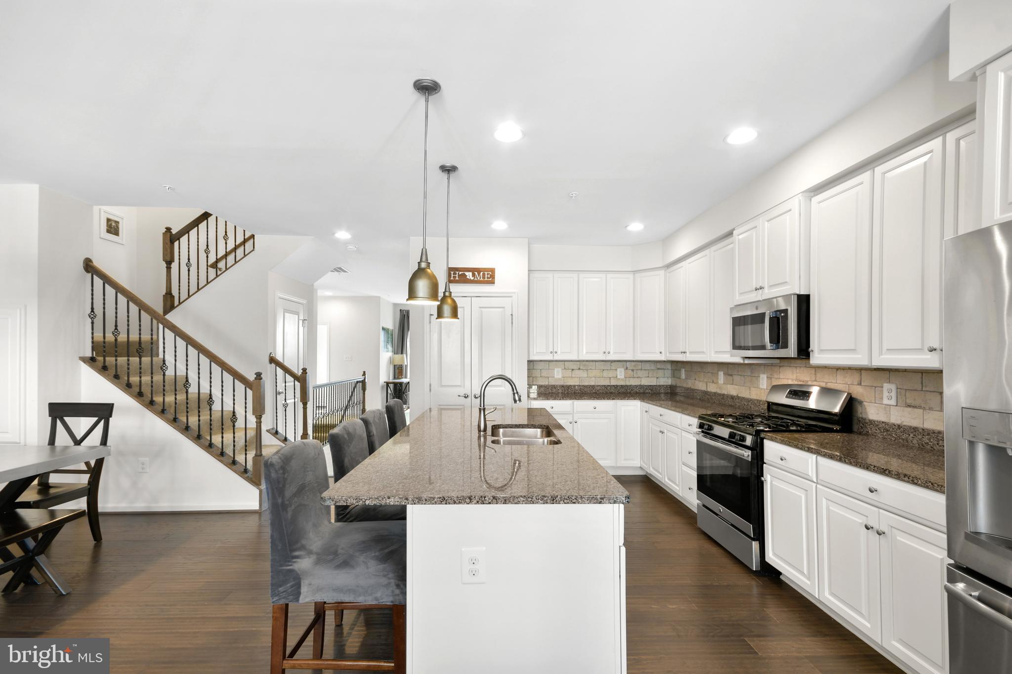 4902 Small Gains Way Frederick, MD 21703 - Photo 10 of 27 Custom back splash