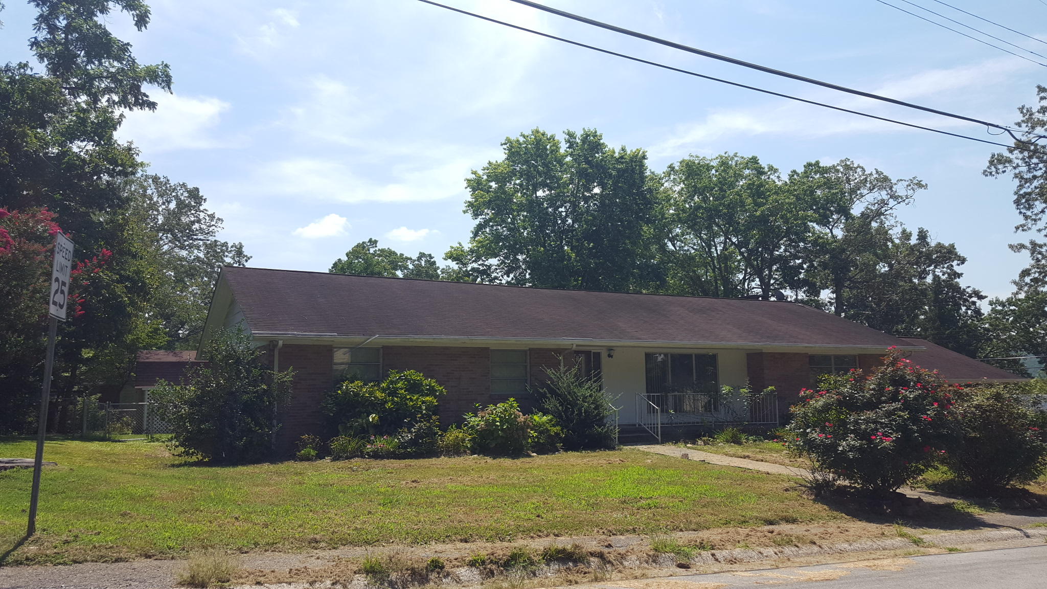230 Iroquois Road Oak Ridge, TN 37830 - Photo 1 of 18 Front