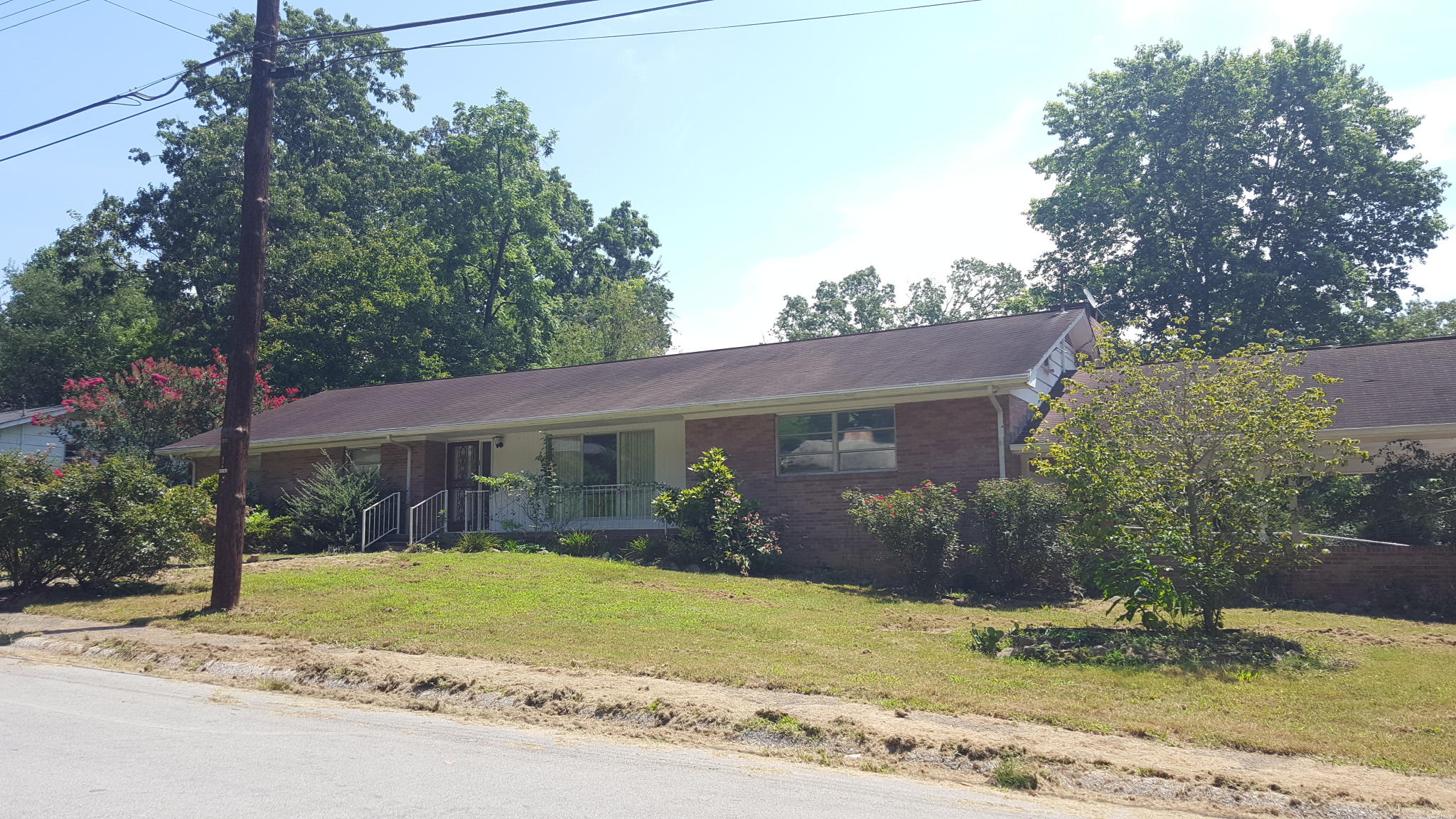 230 Iroquois Road Oak Ridge, TN 37830 - Photo 15 of 18 Right Front View