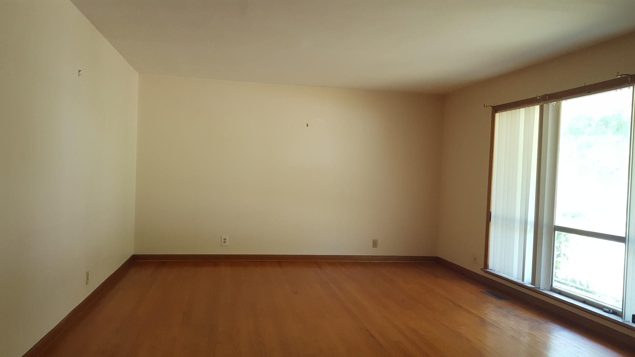 230 Iroquois Road Oak Ridge, TN 37830 - Photo 5 of 18 Living Room