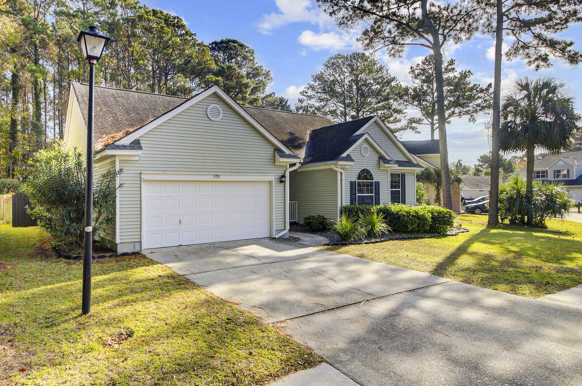 1192 Old Course Lane Mount Pleasant, SC 29466 - Photo 3 of 44 3