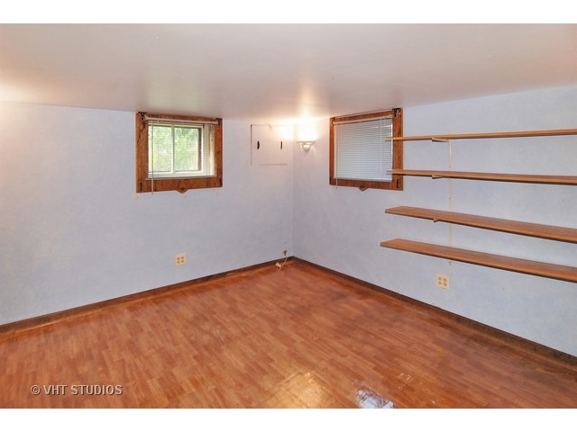 329 Shenstone Road Riverside, IL 60546 - Photo 13 of 16