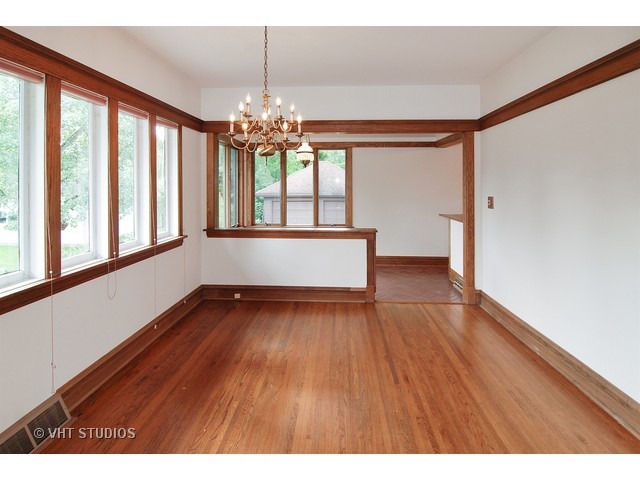 329 Shenstone Road Riverside, IL 60546 - Photo 7 of 16