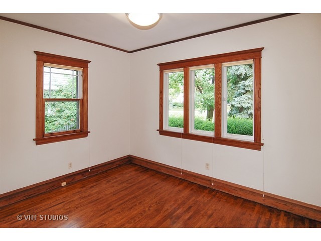 329 Shenstone Road Riverside, IL 60546 - Photo 8 of 16