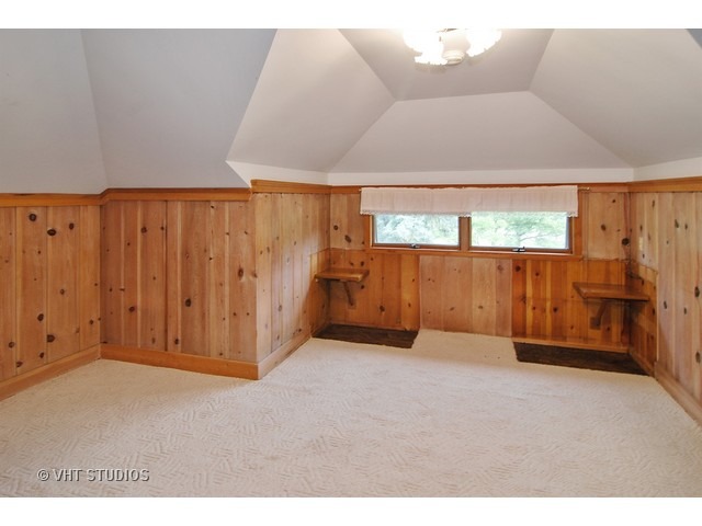 329 Shenstone Road Riverside, IL 60546 - Photo 10 of 16