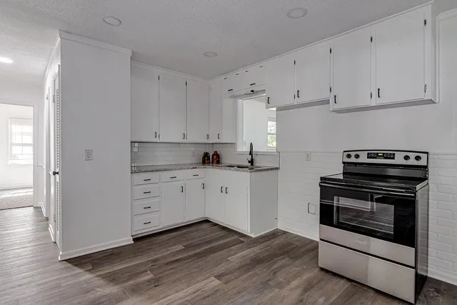 $249,999 | 541 Northwest Lorna Street, Burleson, TX 76028