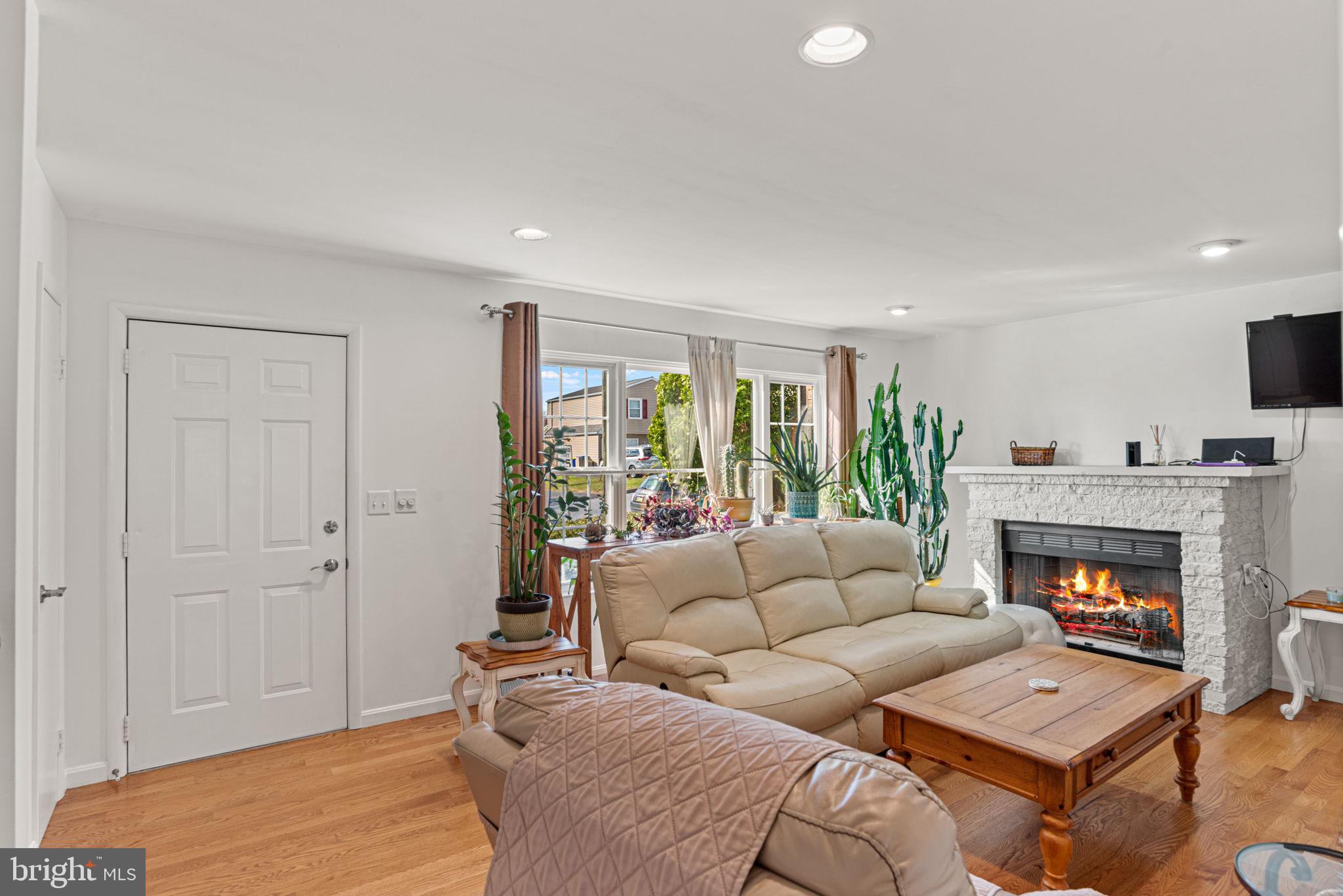 369 Hivner Road Harrisburg, PA 17111 - Photo 5 of 36