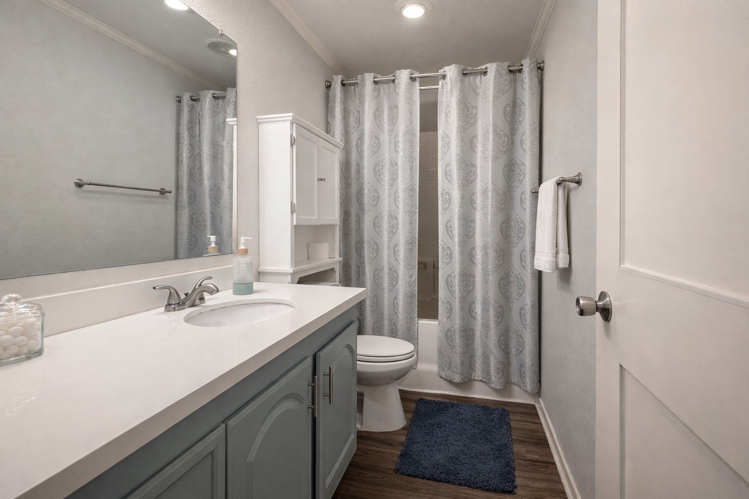 21411 Berry Ridge Lane Tomball, TX 77375 - Photo 14 of 24 Guest bathroom.