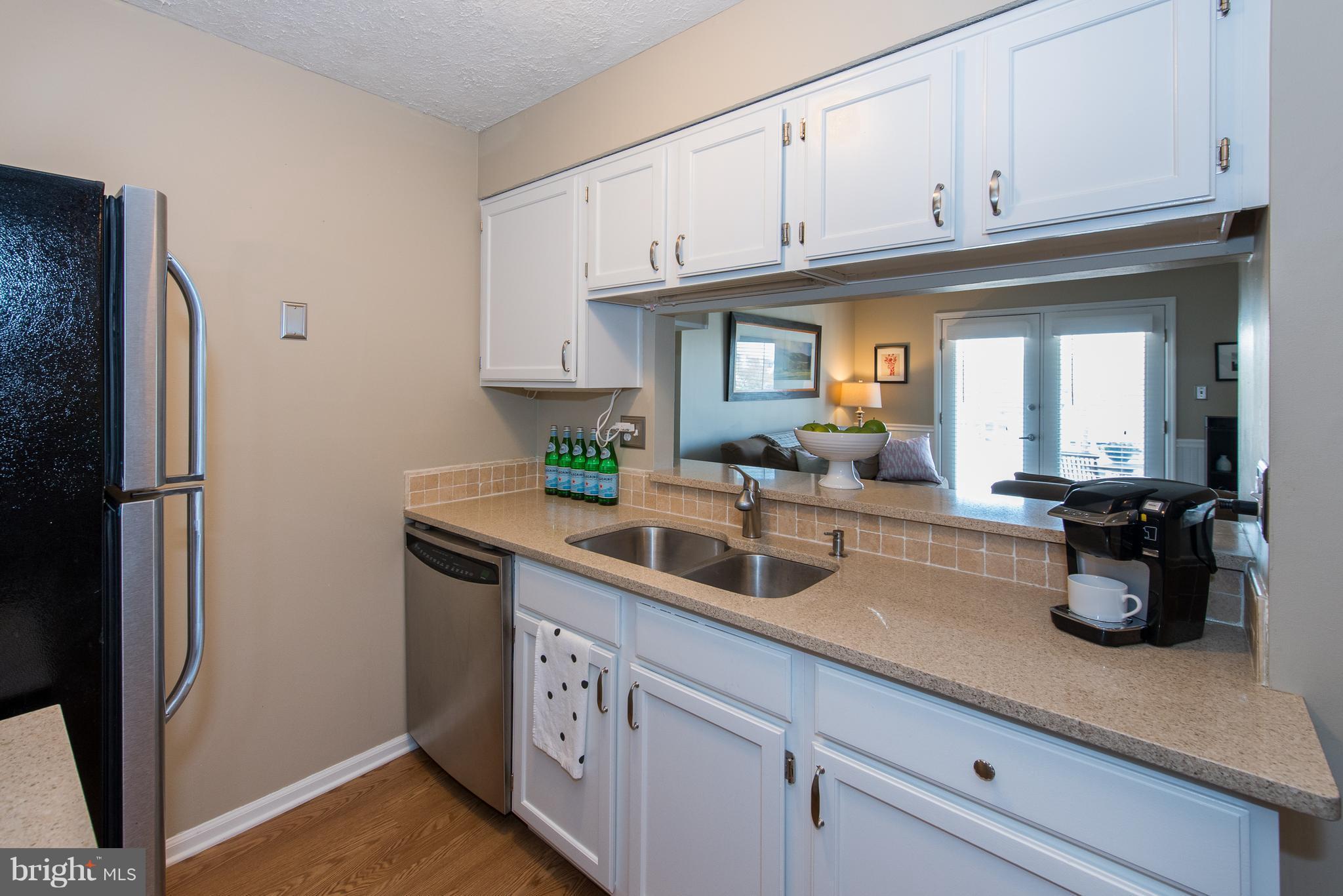6450 Greenfield Road, Unit 3303 Elkridge, MD 21075 - Photo 3 of 27 Kitchen