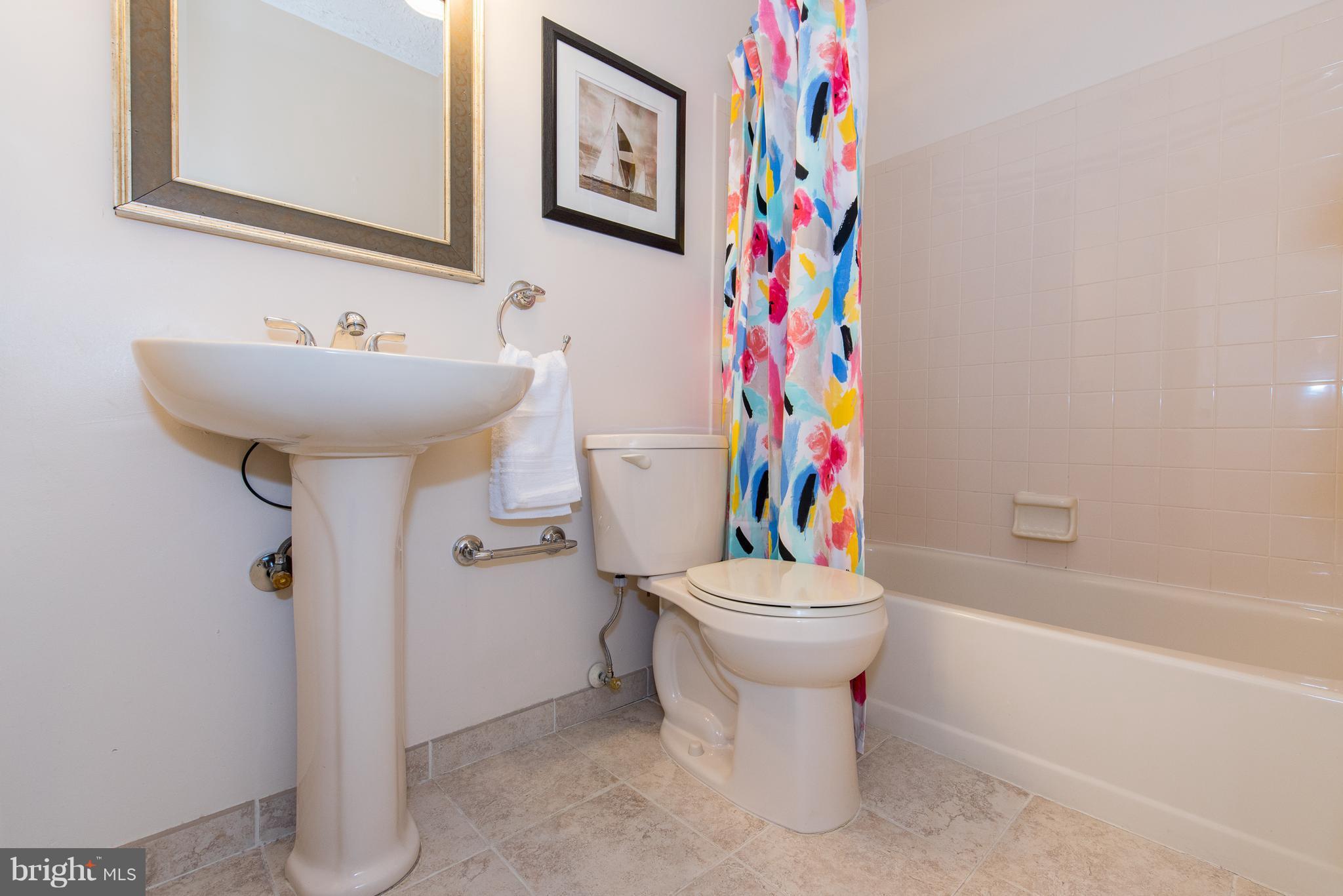 6450 Greenfield Road, Unit 3303 Elkridge, MD 21075 - Photo 23 of 27 Hall Bath