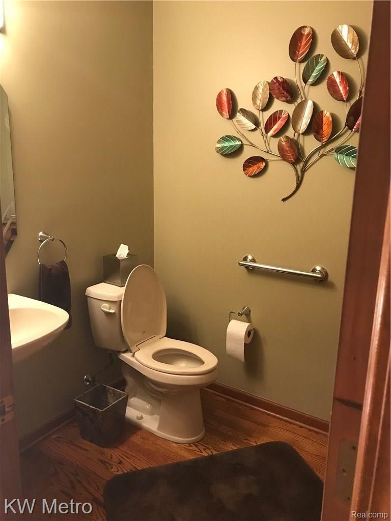1154 Covington Pl Drive Rochester, MI 48309 - Photo 29 of 32 IMG_0286.JPG