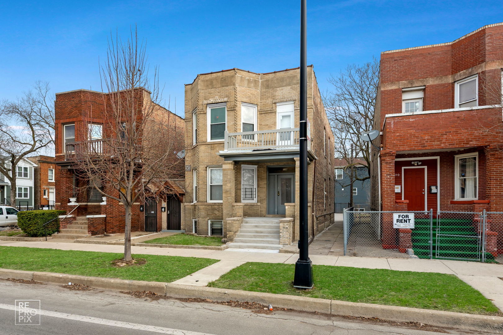 738 East Marquette Road Chicago, IL 60637 - Photo 1 of 28 Gallery Image 1