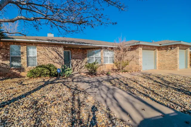 $1,325 | 5212 30th Street, Lubbock, TX 79407