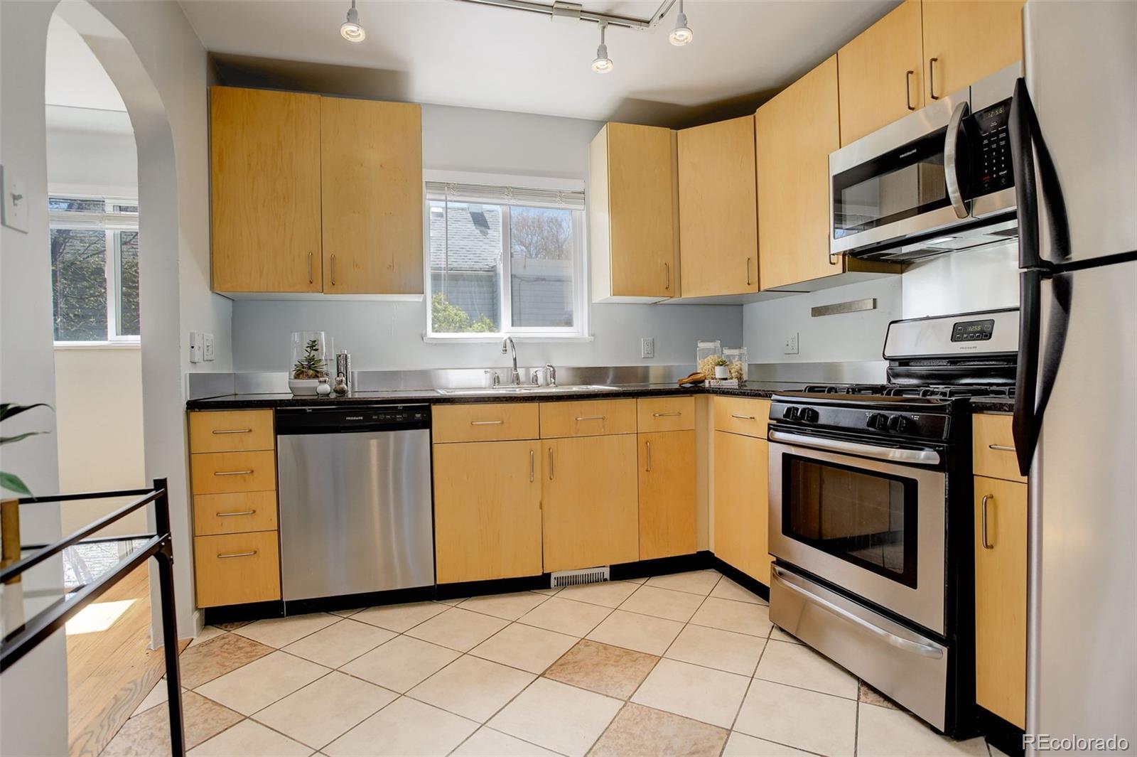 345 Delaware Street Denver, CO 80223 - Photo 12 of 36