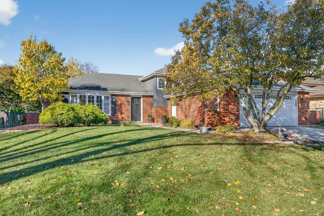 $649,900 | 7800 Brunswick Road, Darien, IL 60561