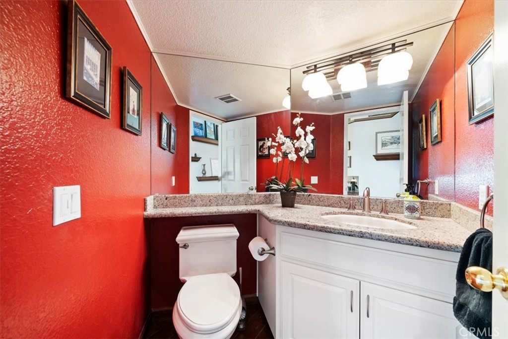 16701 Lake Knoll Parkway Riverside, CA 92503 - Photo 8 of 35