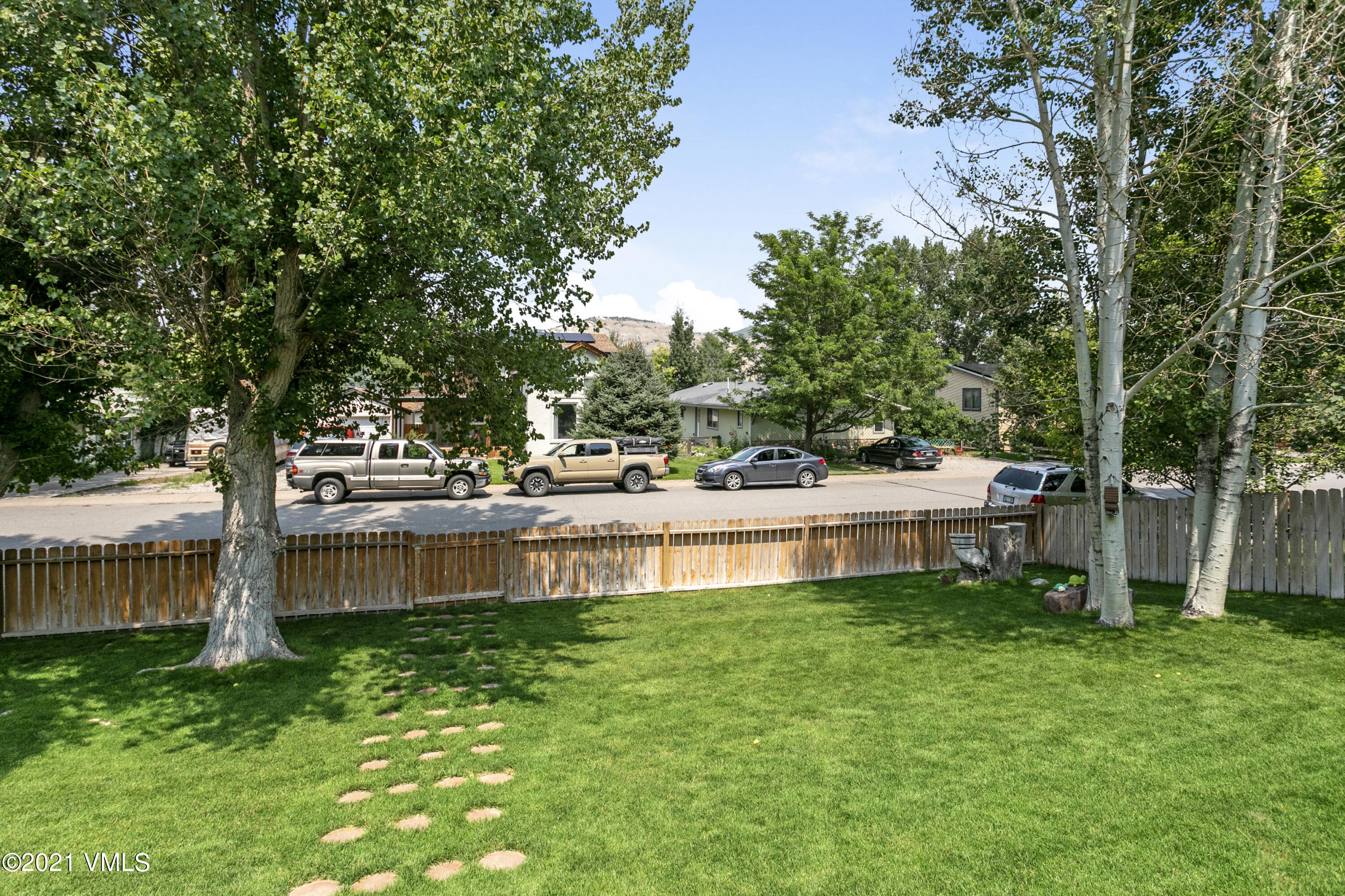 158 Spring Circle Gypsum, CO 81637 - Photo 5 of 27 158 Spring Circle-018