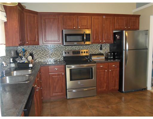 109 Deer Road Pittsburgh, PA 15237 - Photo 2 of 18 Kitchen.