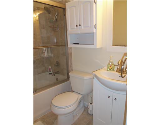 109 Deer Road Pittsburgh, PA 15237 - Photo 8 of 18 Full Bath.