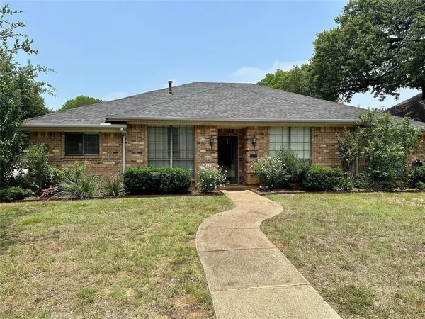 $639,880 | 2128 Aspenwood Drive North, Grapevine, TX 76051