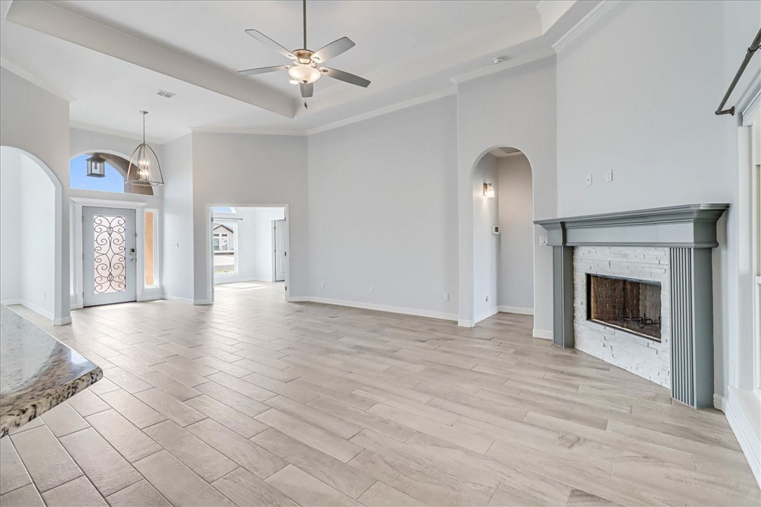 15501 Escapade Street Corpus Christi, TX 78418 - Photo 3 of 40 a view of a hallway with an empty room