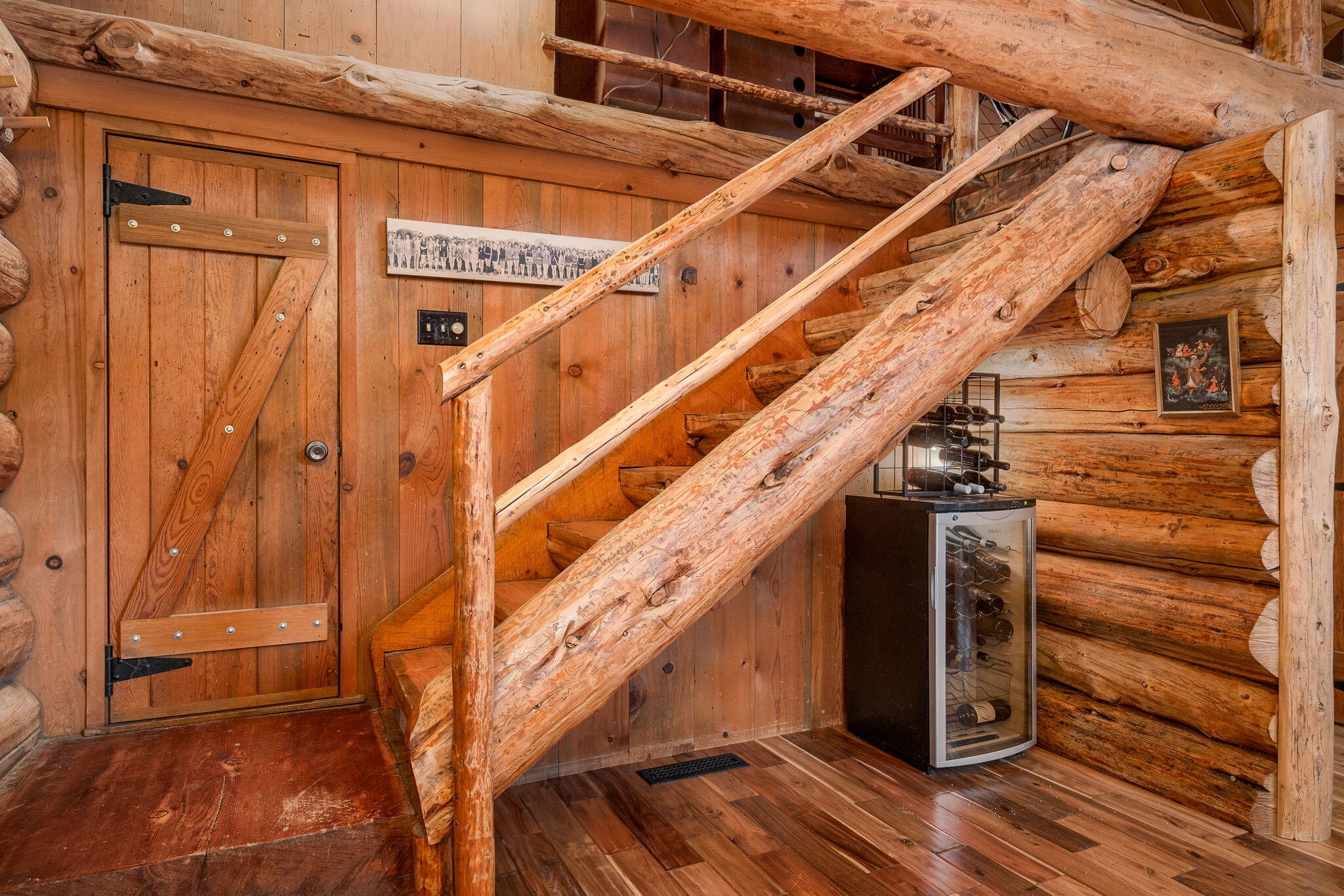 16011 Old Juniper Road Sisters, OR 97759 - Photo 12 of 41 a view of entryway with wooden floor