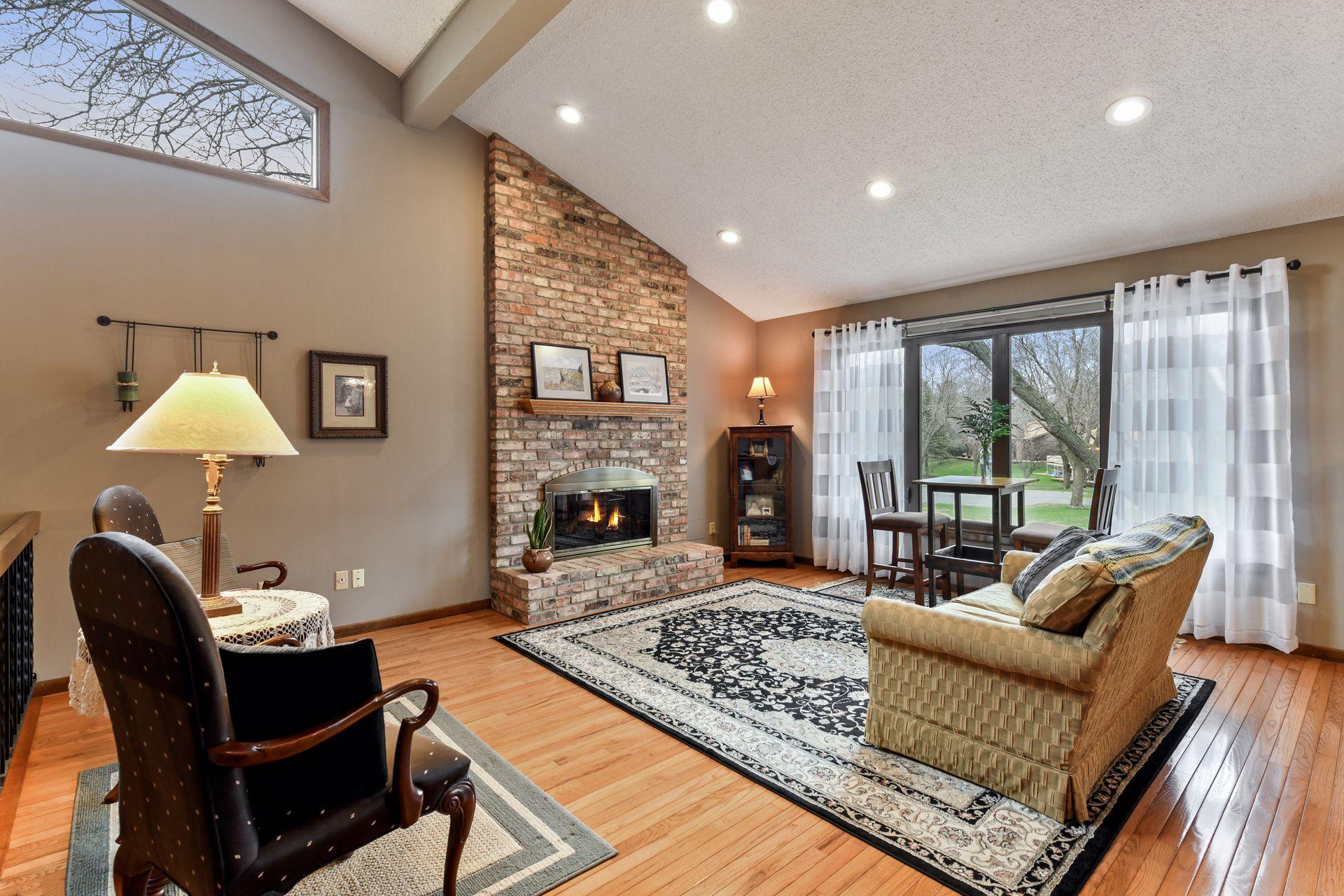 9306 Nesbitt Road Bloomington, MN 55437 - Photo 5 of 26 Gallery Image 5