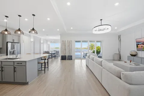 $1,495,000 | 679 Hookline Circle, Loxahatchee, FL 33470