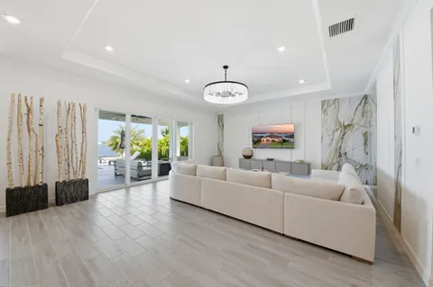 $1,495,000 | 679 Hookline Circle, Loxahatchee, FL 33470