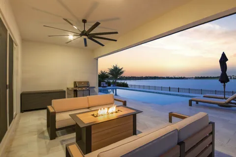 $1,495,000 | 679 Hookline Circle, Loxahatchee, FL 33470