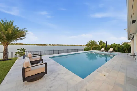 $1,495,000 | 679 Hookline Circle, Loxahatchee, FL 33470