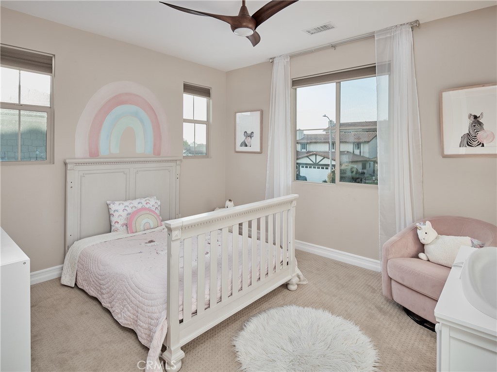 700 West Sycamore Avenue El Segundo, CA 90245 - Photo 33 of 42 a bedroom with a bed and window