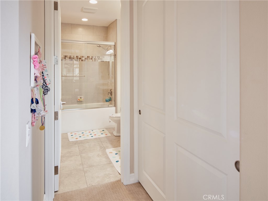 700 West Sycamore Avenue El Segundo, CA 90245 - Photo 34 of 42 a bathroom with a shower