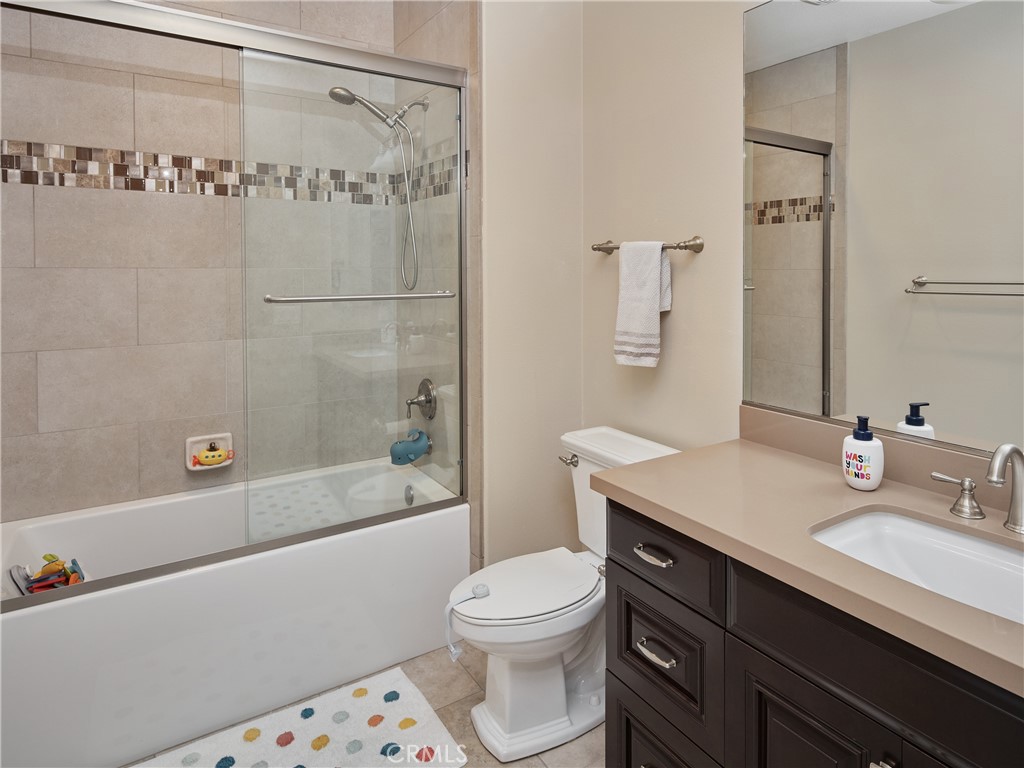 700 West Sycamore Avenue El Segundo, CA 90245 - Photo 35 of 42 a bathroom with a sink a toilet and shower
